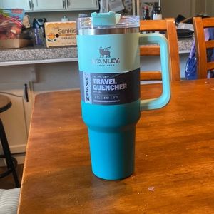Stanley 40oz quencher cup